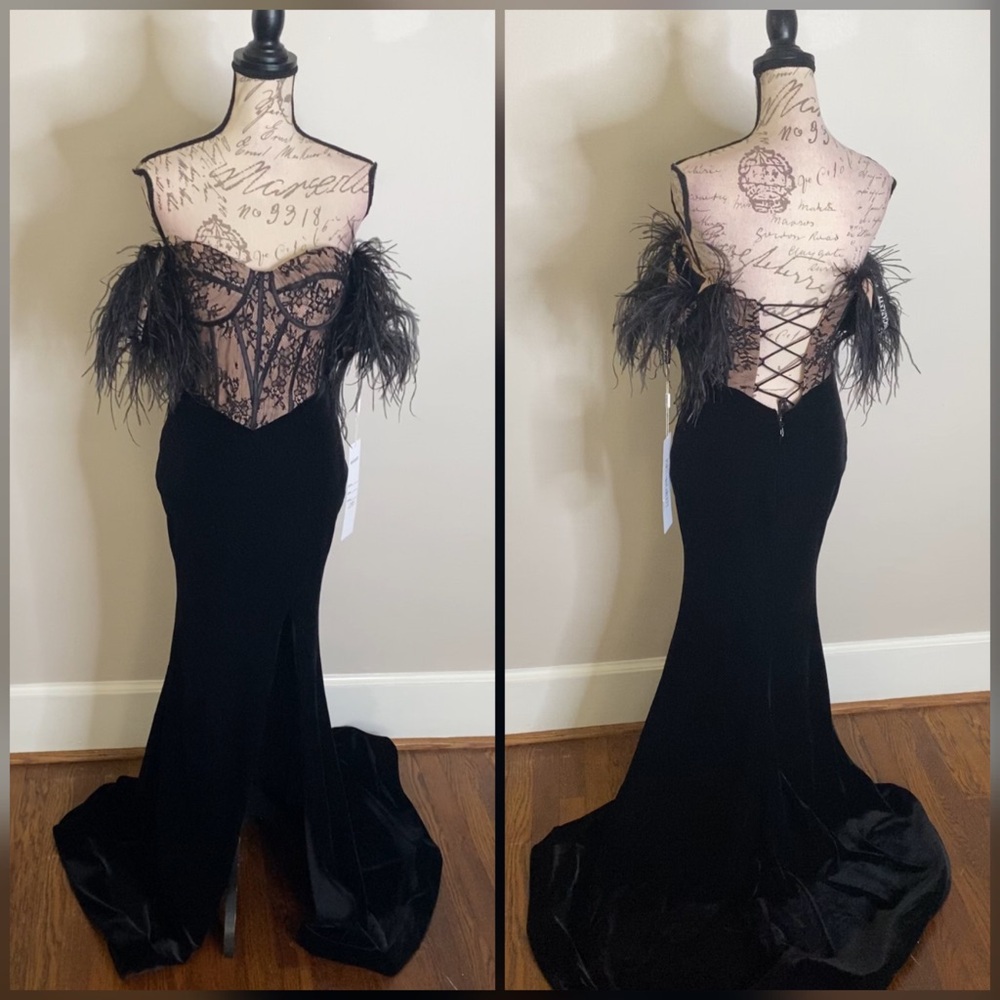 Sexy black lace and velvet corset feather black wedding, Halloween or prom dress
